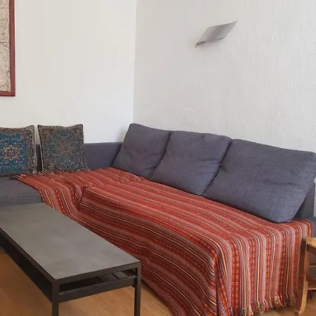 La Maison Entre Les Arenes Et La Gare Holiday home