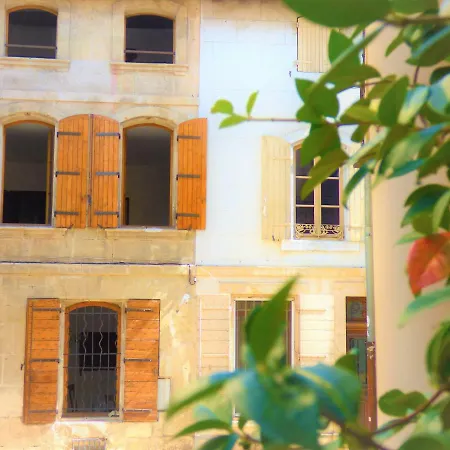 La Maison Entre Les Arenes Et La Gare