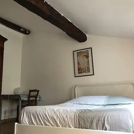 La Maison Entre Les Arenes Et La Gare *
