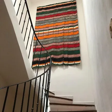 La Maison Entre Les Arenes Et La Gare Holiday home