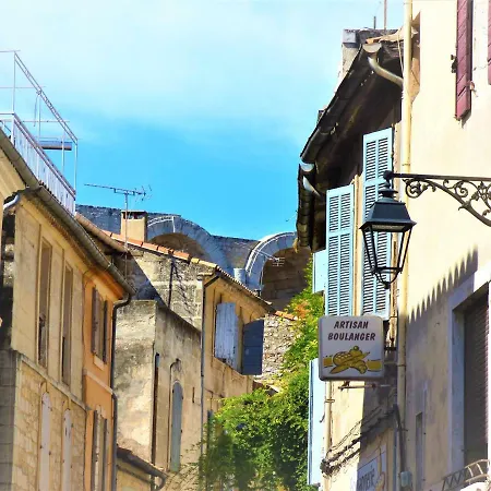 La Maison Entre Les Arenes Et La Gare Holiday home