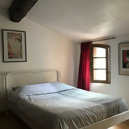 La Maison Entre Les Arenes Et La Gare Holiday home Arles